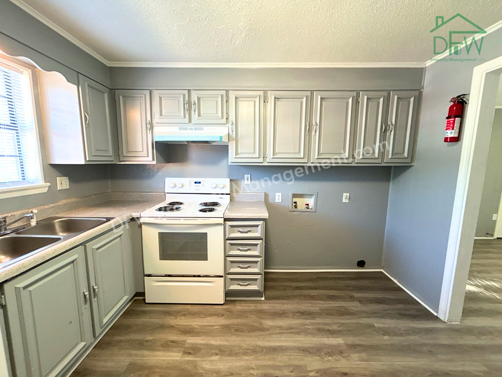 1615 Voirin Rd - Photo 7 of 20