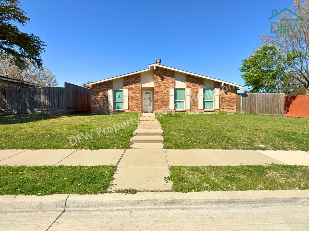 8917 Vernon Dr