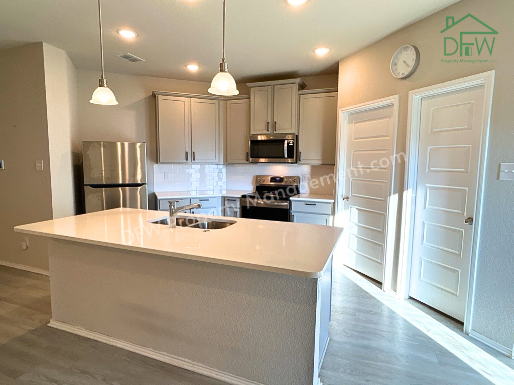 8978 Fair Oaks Dr - Photo 3 of 19