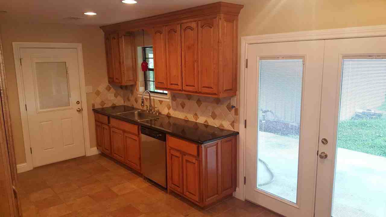1180 Alton St - Photo 2 of 9