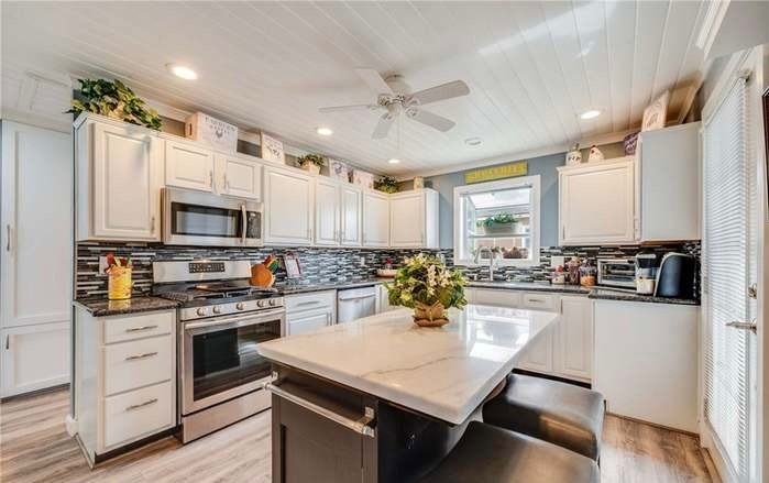 5131 Gaviota Avenue - Photo 2 of 10