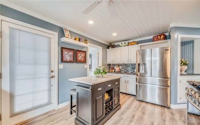 5131 Gaviota Avenue - Photo 3 of 10