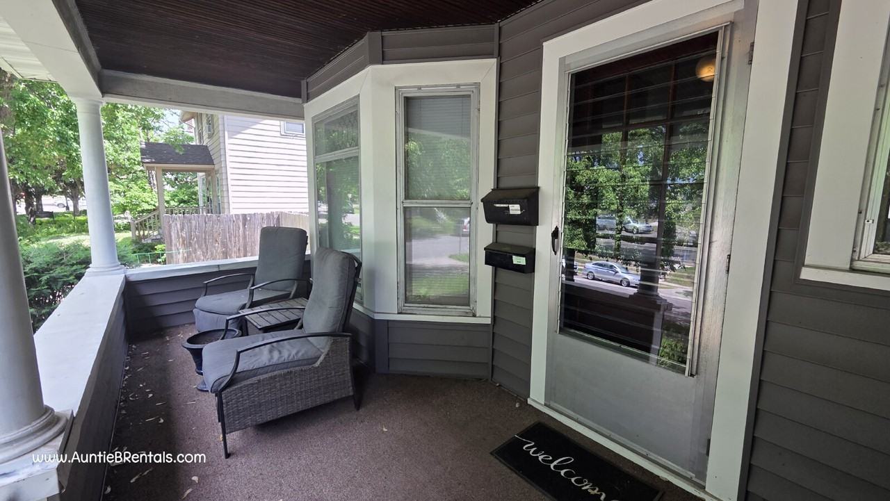 1606 Hewitt Ave - Photo 3 of 25