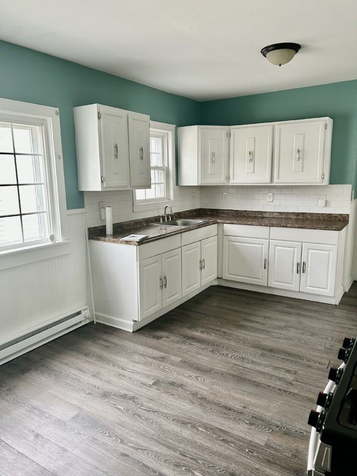 176 Congress Ave #2 - Photo 3 of 10