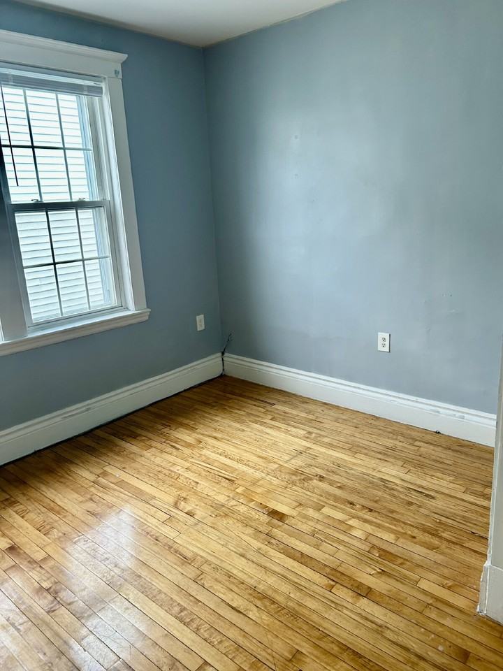 176 Congress Ave #2 - Photo 7 of 10
