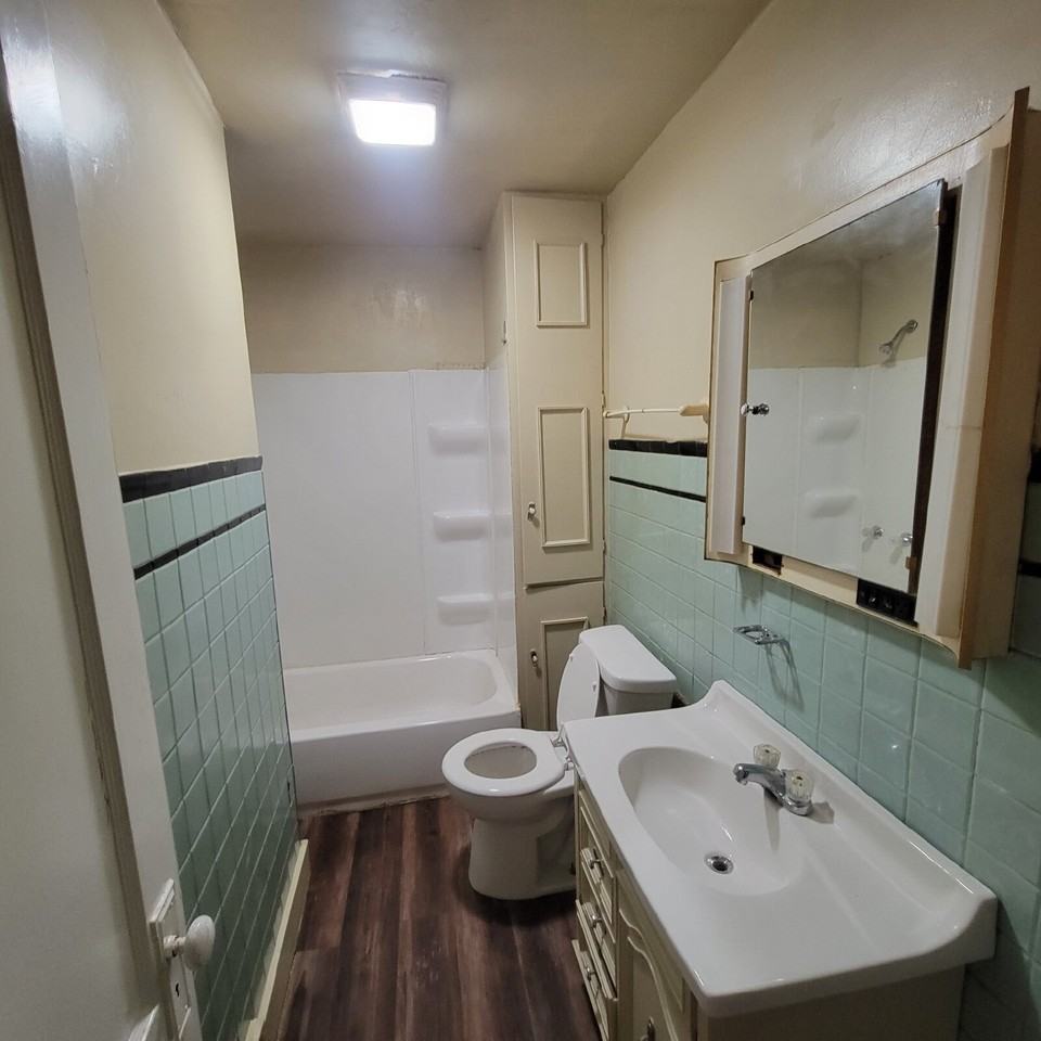 740 N Drexel Ave - Photo 4 of 8