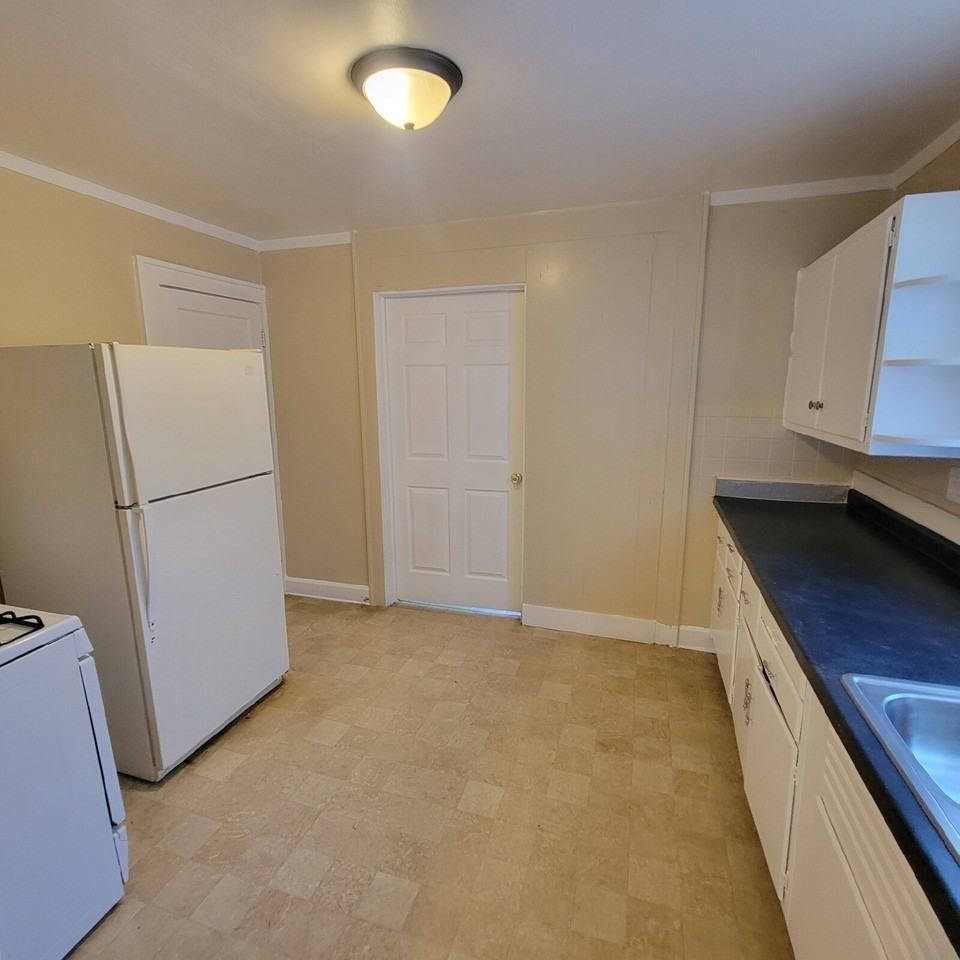 740 N Drexel Ave - Photo 5 of 8