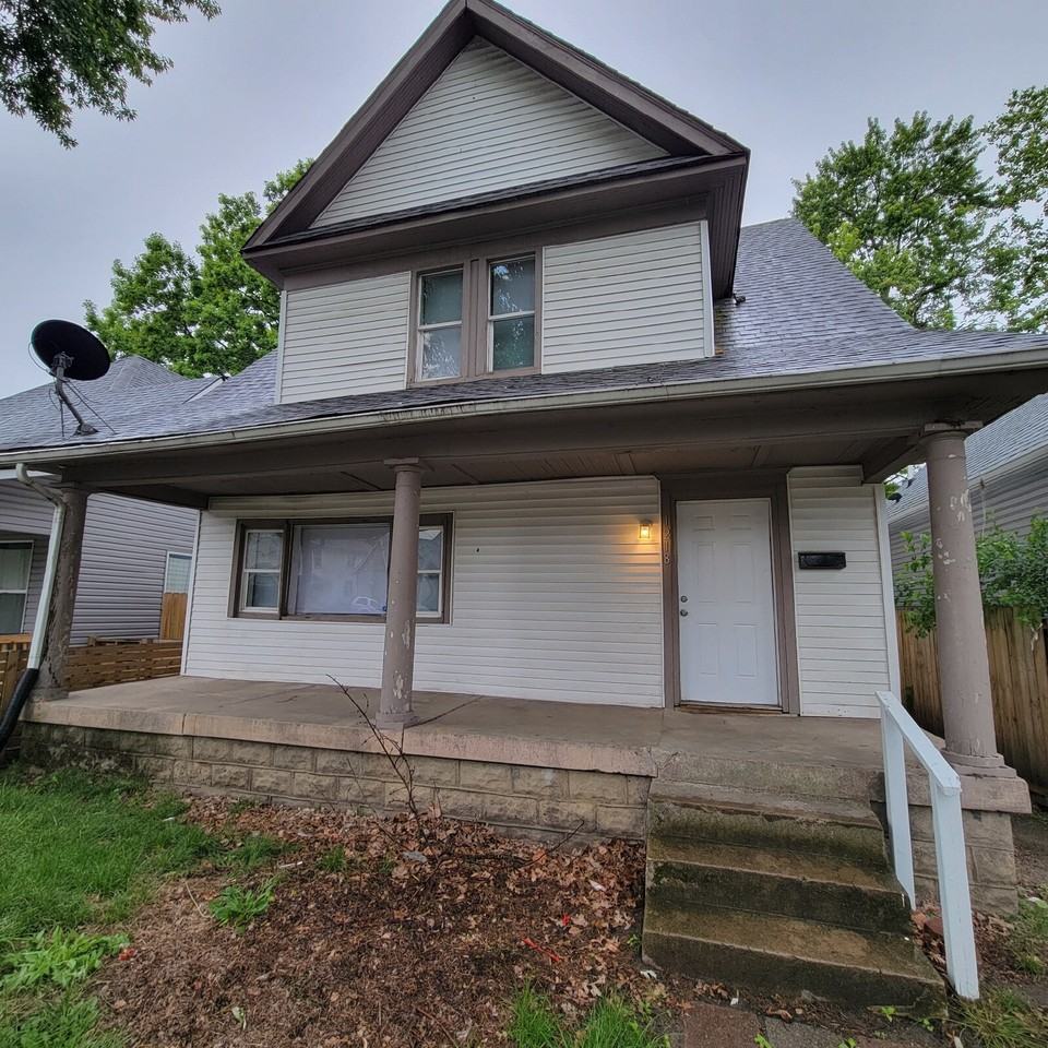 1218 Saint Peter St - Photo 2 of 10