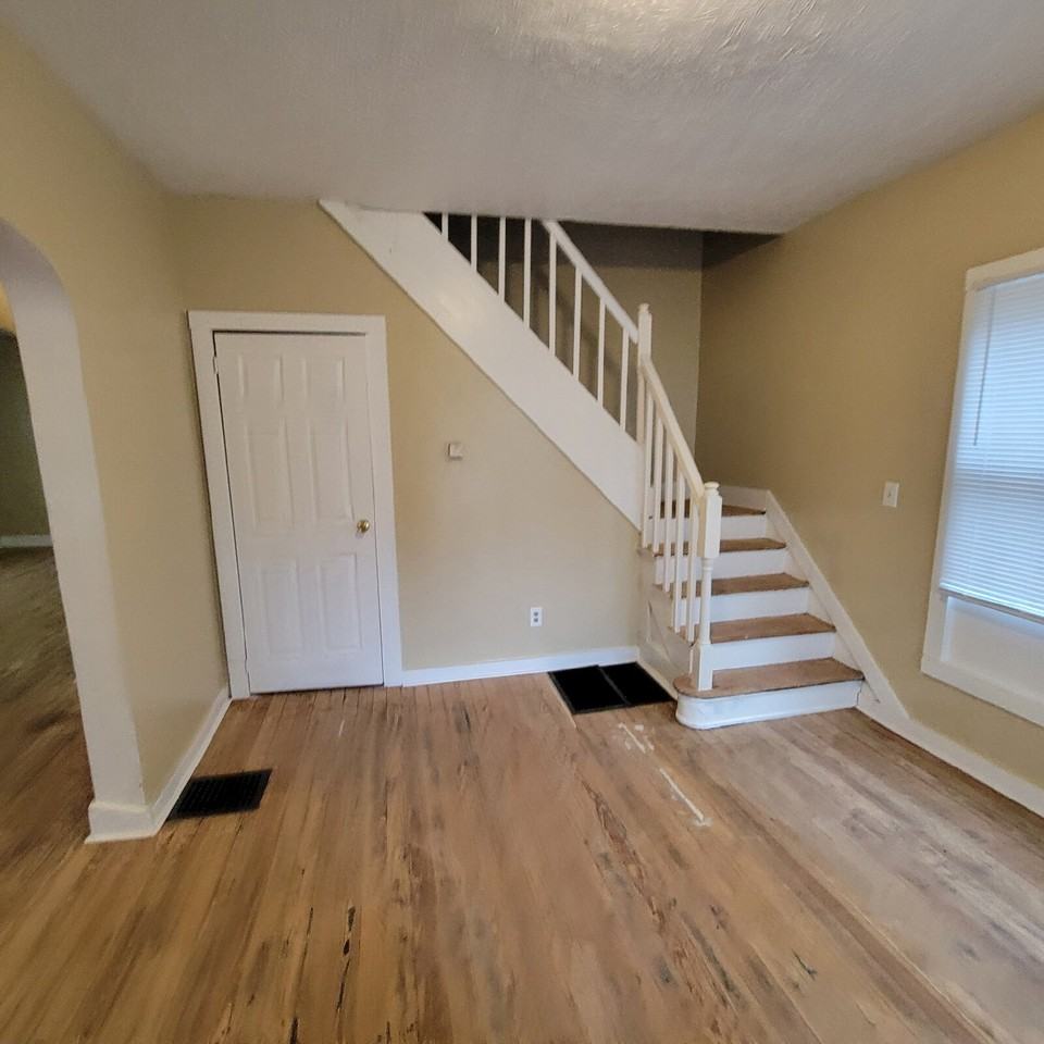 1218 Saint Peter St - Photo 3 of 10