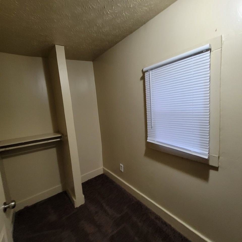 1218 Saint Peter St - Photo 4 of 10