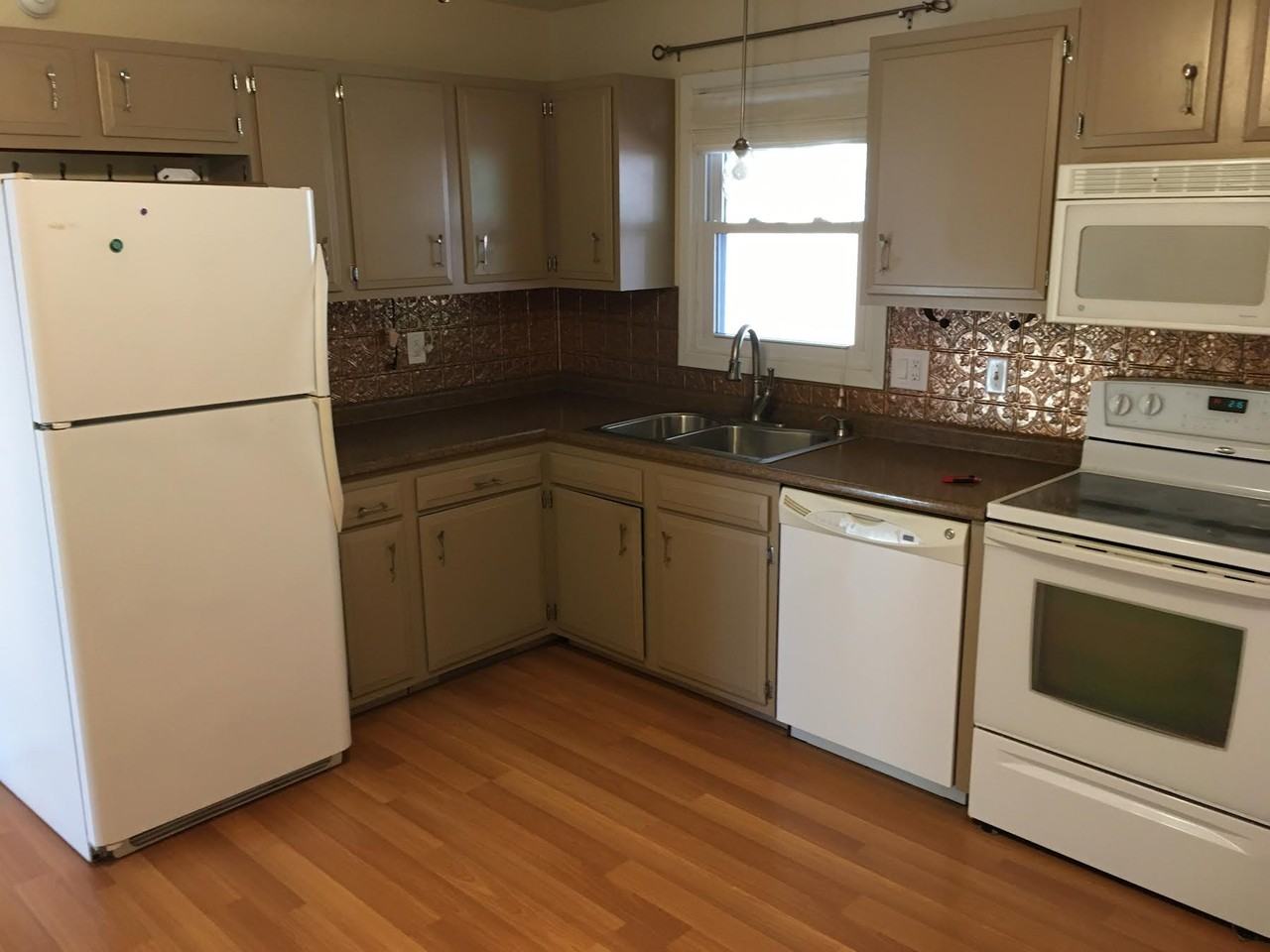 48 N Rowe Rd - Photo 6 of 10