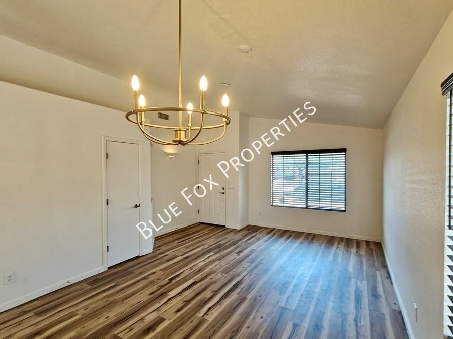 600 E River Walk Dr - Photo 2 of 32