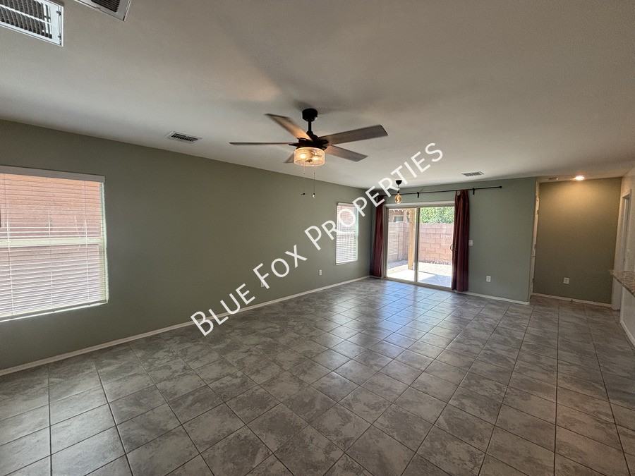 98 E Manor View Rd - Photo 3 of 21