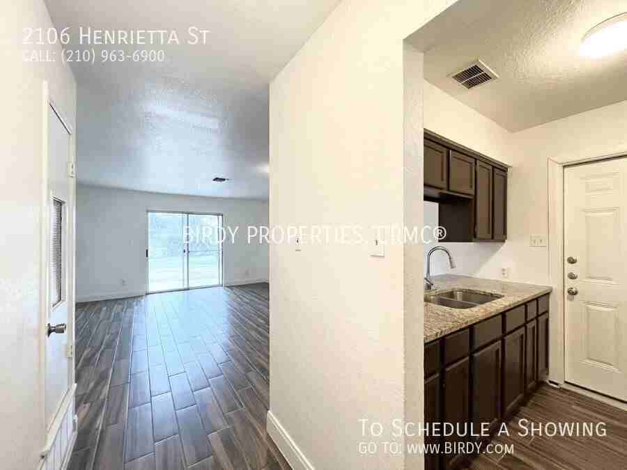 2106 Henrietta St - Photo 7 of 32