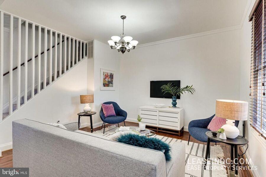709 16th St Ne - Photo 3 of 33