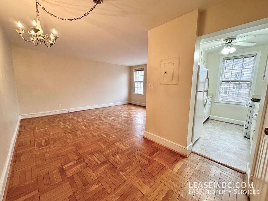2721 Ordway St Nw #4 - Photo 3 of 15