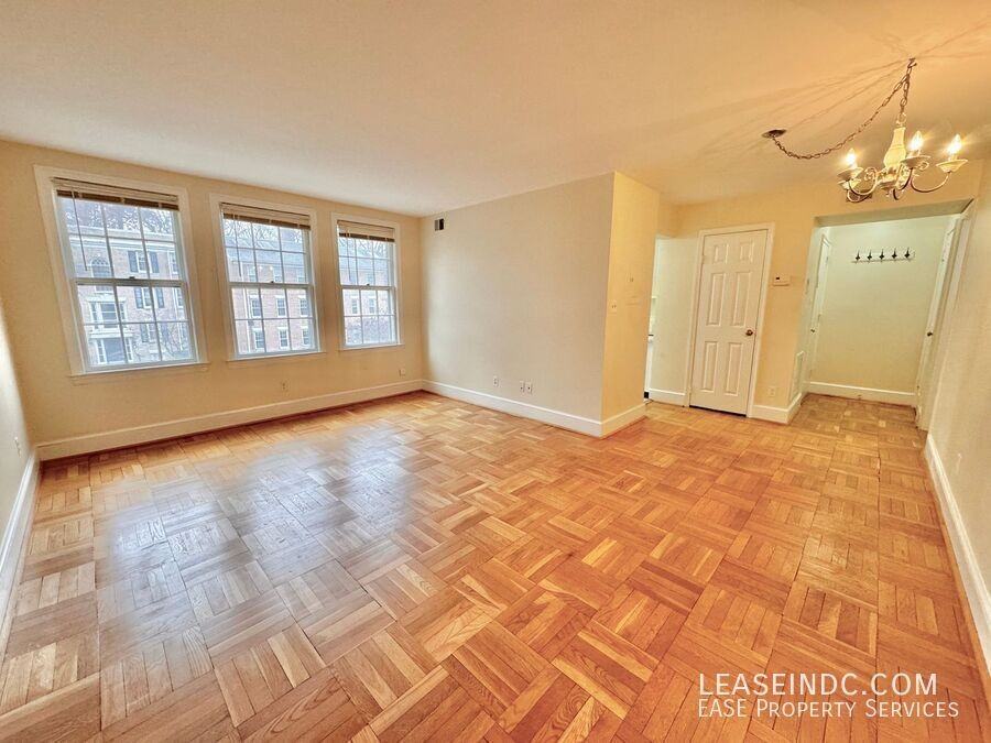 2721 Ordway St Nw #4 - Photo 5 of 15