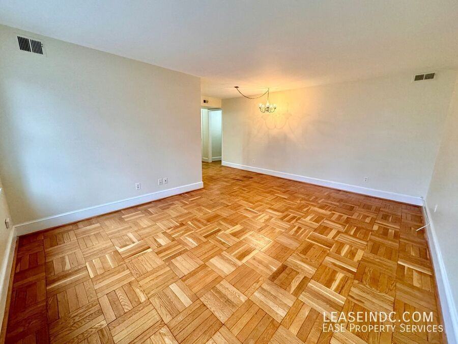 2721 Ordway St Nw #4 - Photo 6 of 15