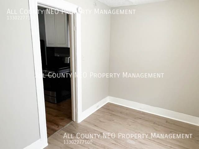 2044 W 44th St - Photo 4 of 9