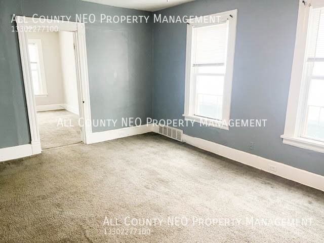 2044 W 44th St - Photo 5 of 9