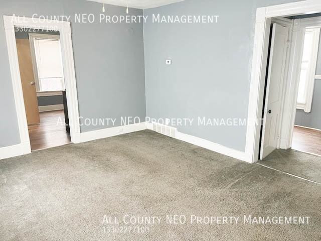 2044 W 44th St - Photo 6 of 9