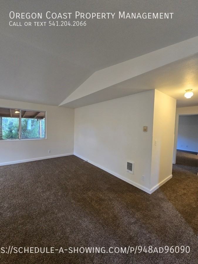 765 Se Bird Ave - Photo 6 of 38