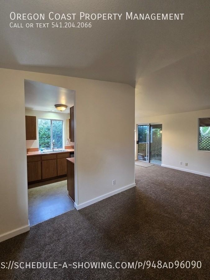 765 Se Bird Ave - Photo 7 of 38