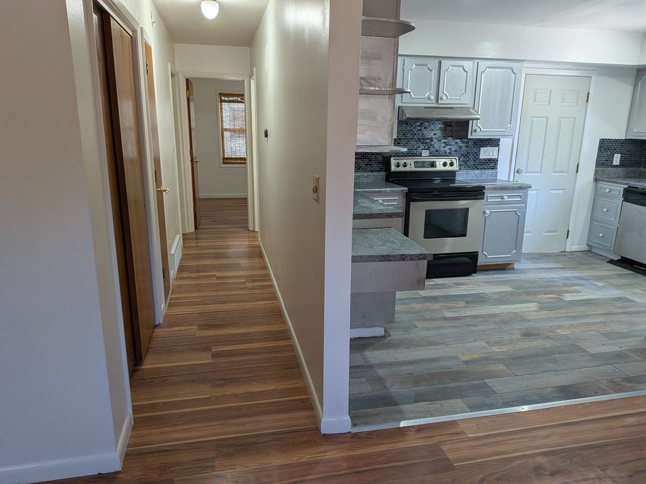 1038 W Maple Ave S #1 - Photo 7 of 11