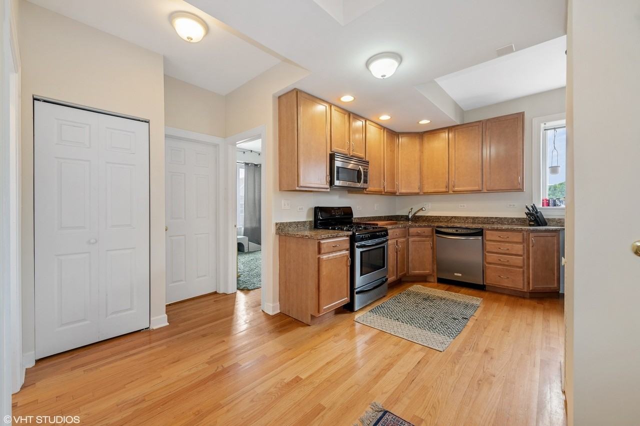 4018 N Albany Ave #2B - Photo 3 of 12