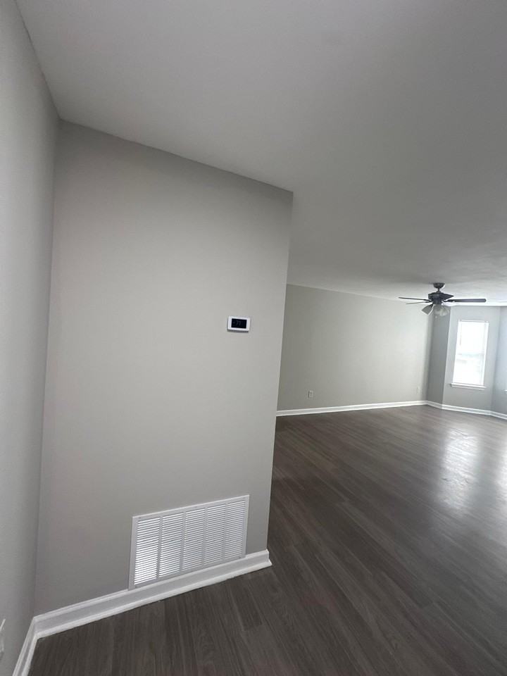 Stonehaven Cir #402 - Photo 2 of 18
