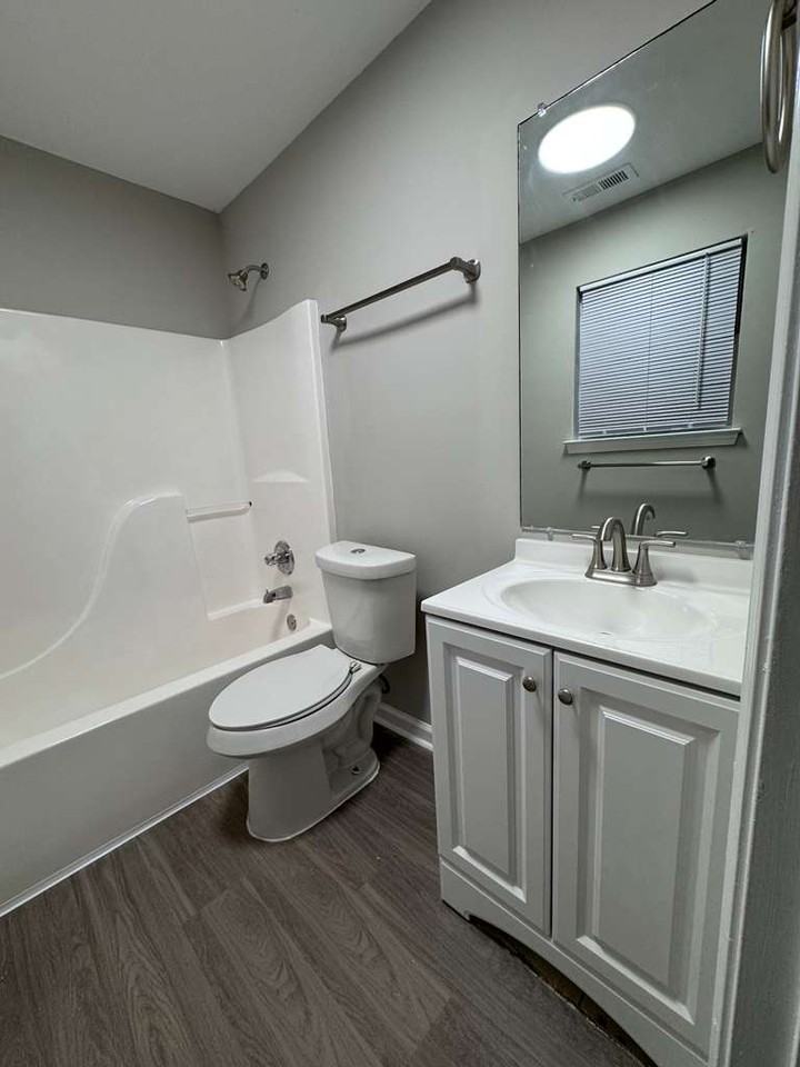 Stonehaven Cir #402 - Photo 6 of 18