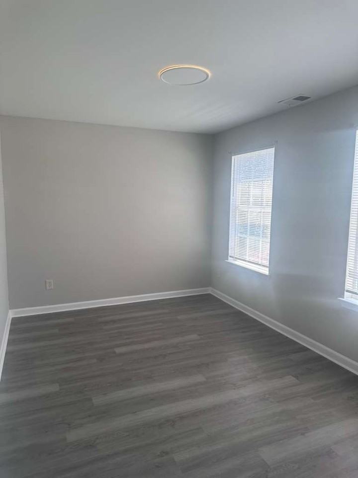 Stonehaven Cir #400 - Photo 4 of 13