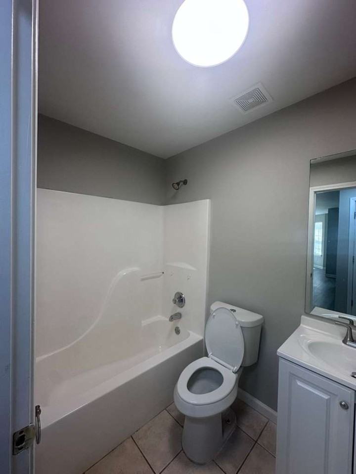 Stonehaven Cir #400 - Photo 7 of 13