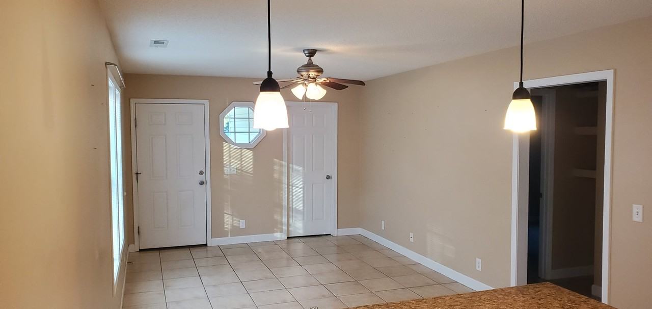 710 S Orange St #B - Photo 3 of 16