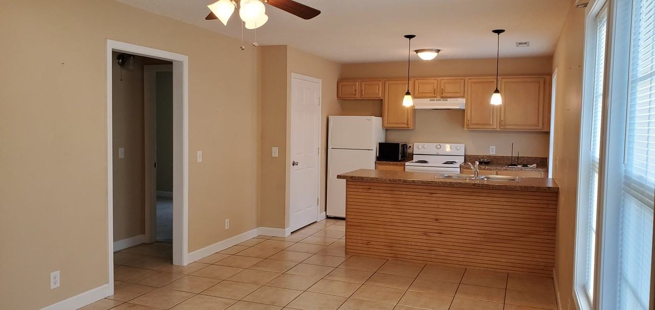 710 S Orange St #B - Photo 4 of 16