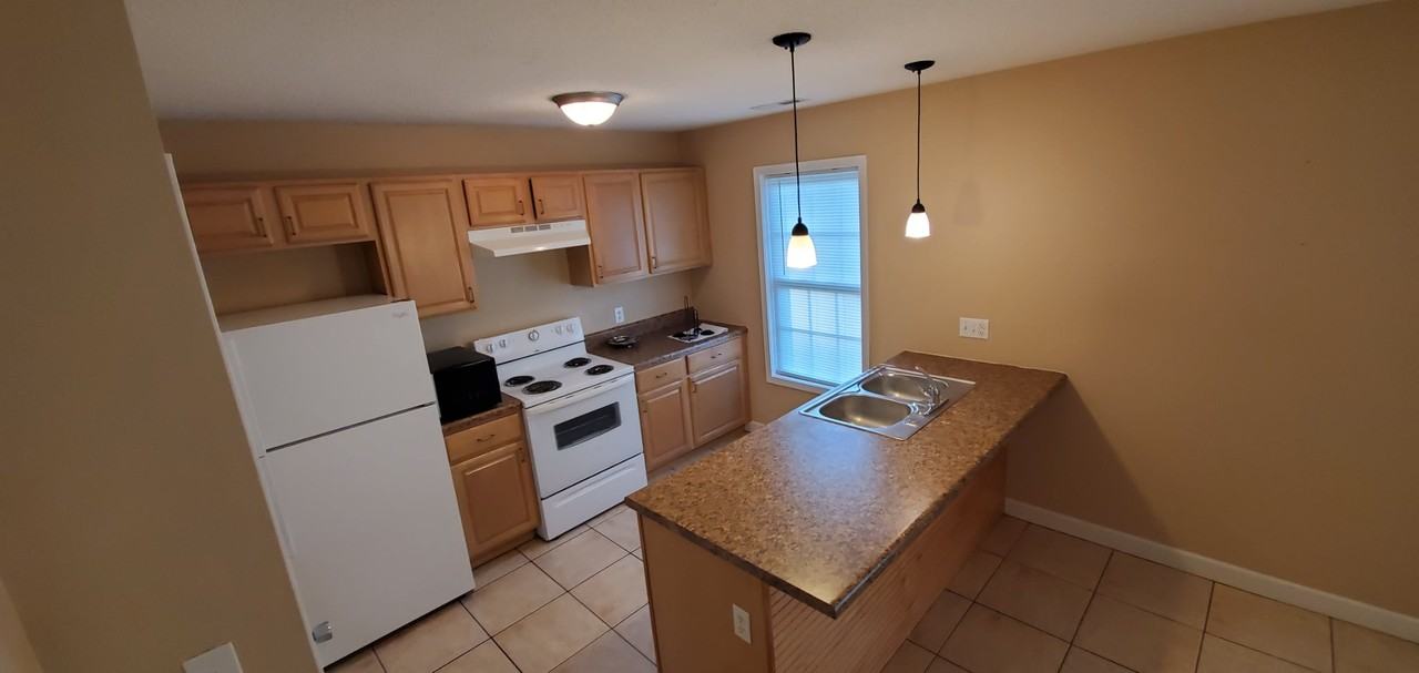 710 S Orange St #B - Photo 5 of 16