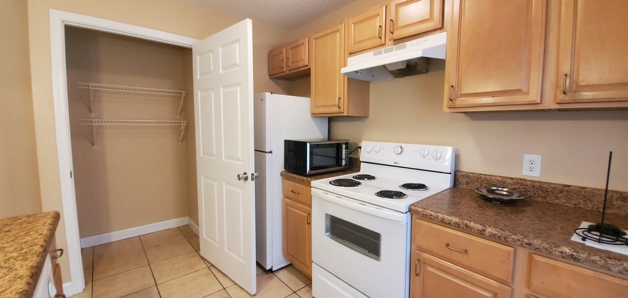 710 S Orange St #B - Photo 6 of 16