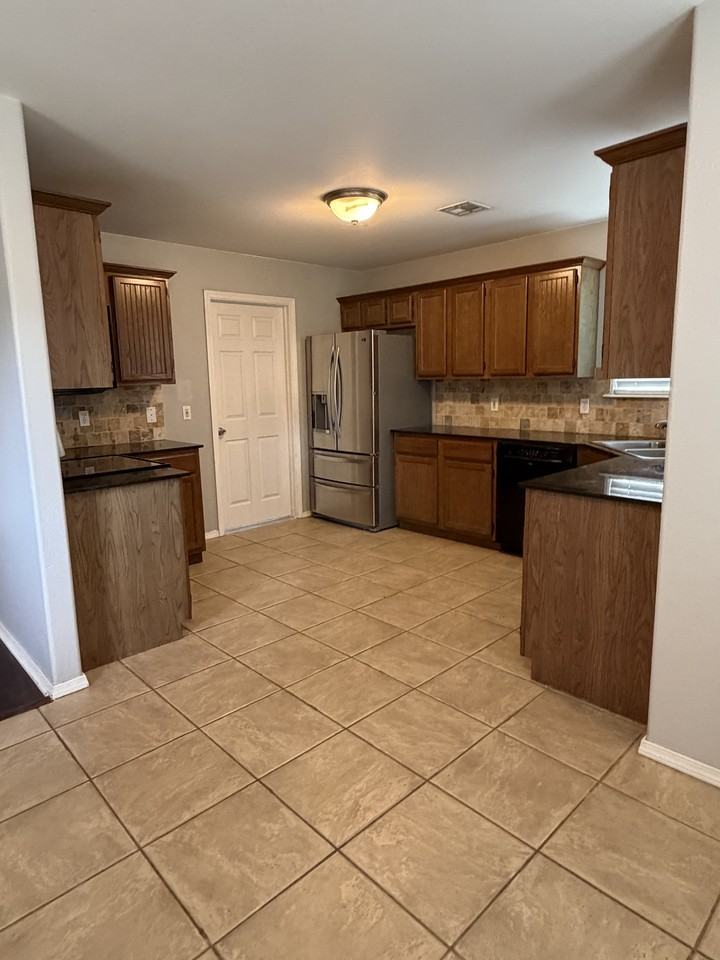 1400 Hickery St #NA - Photo 6 of 14