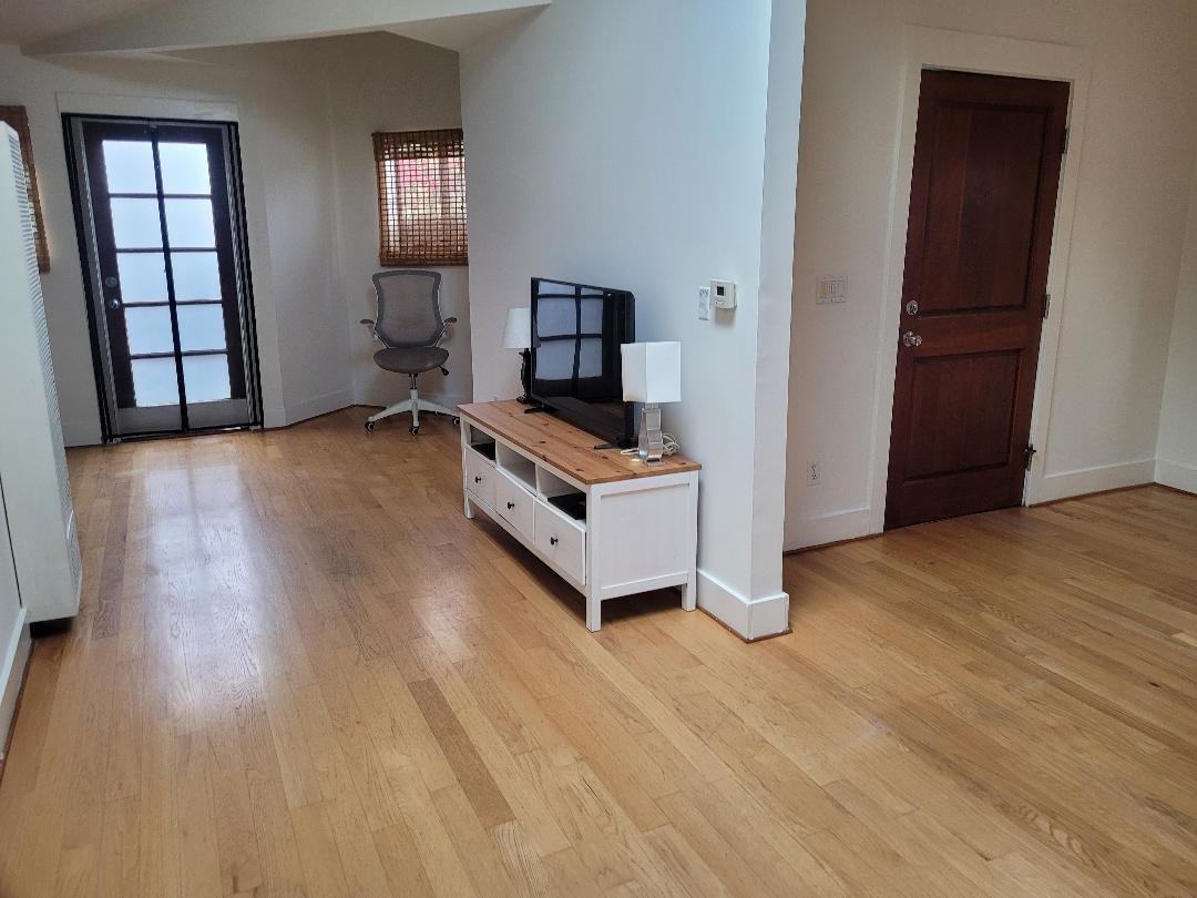 1004 Electric Ave #1004 - Photo 5 of 11