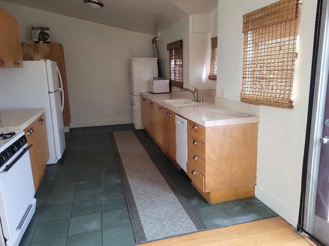 1004 Electric Ave #1004 - Photo 6 of 11