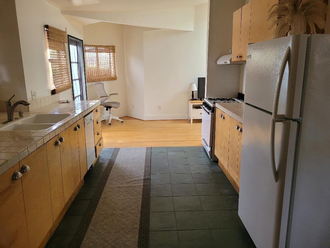 1004 Electric Ave #1004 - Photo 7 of 11