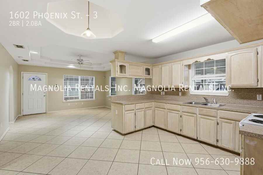 1602 Phoenix St #3 - Photo 5 of 16