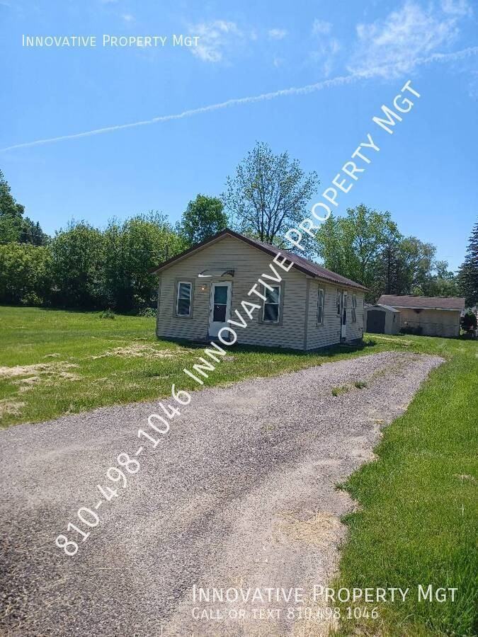 2266 Donovan St - Photo 2 of 21
