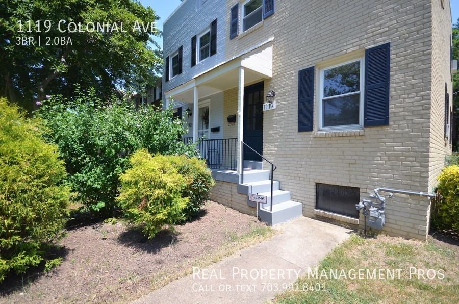 1119 Colonial Ave - Photo 3 of 26