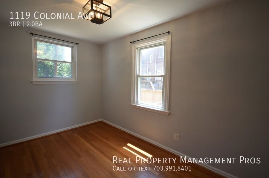 1119 Colonial Ave - Photo 7 of 26
