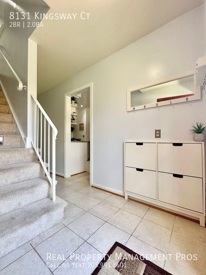 8131 Kingsway Ct - Photo 4 of 28