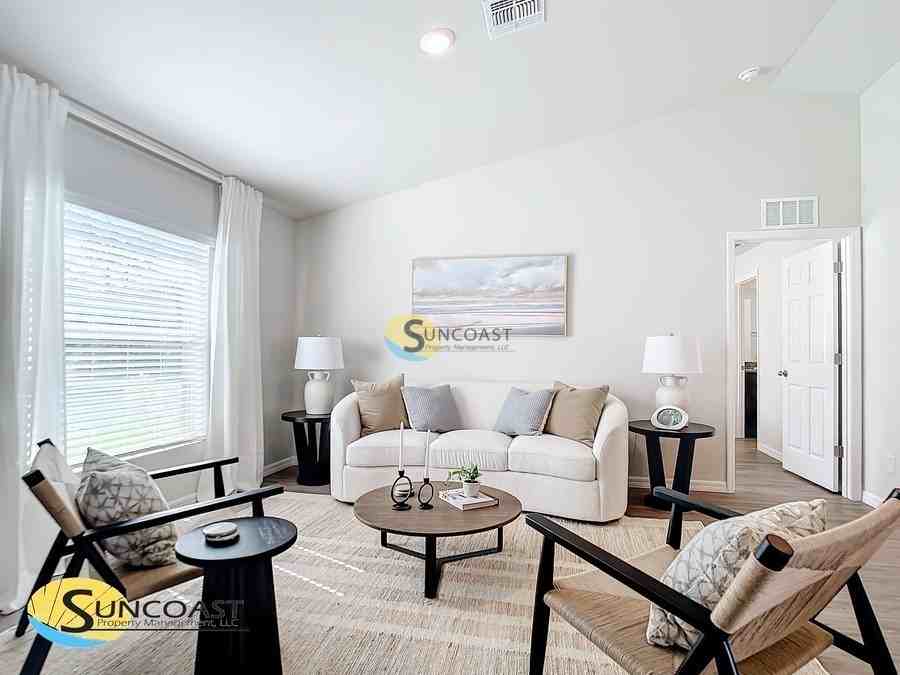 2024 Ne 5th Ave - Photo 2 of 17