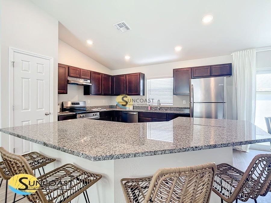 2024 Ne 5th Ave - Photo 4 of 17