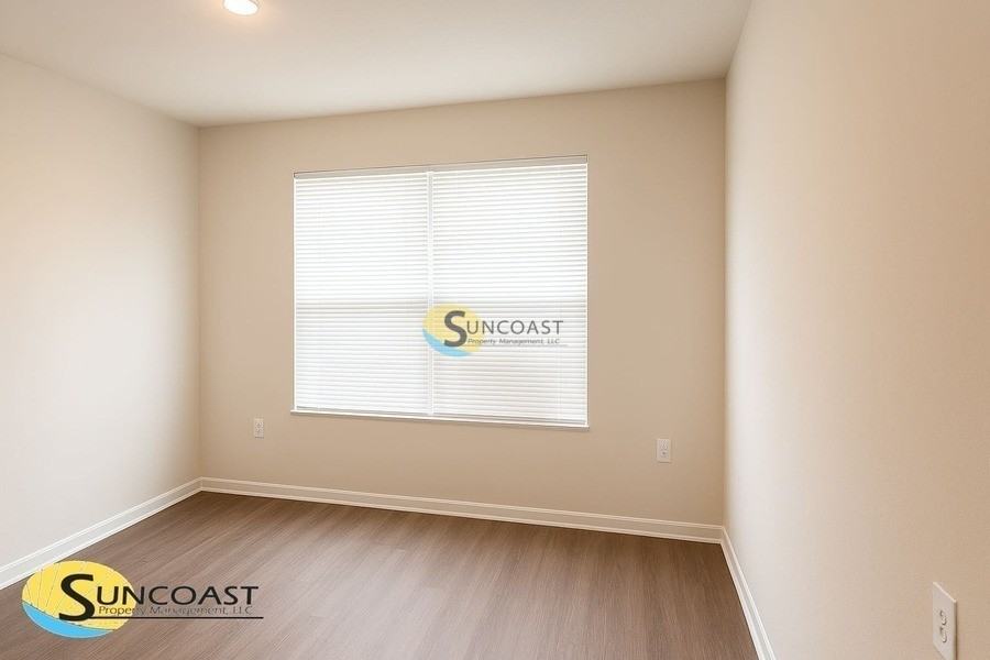 1545 Union St W - Photo 5 of 31