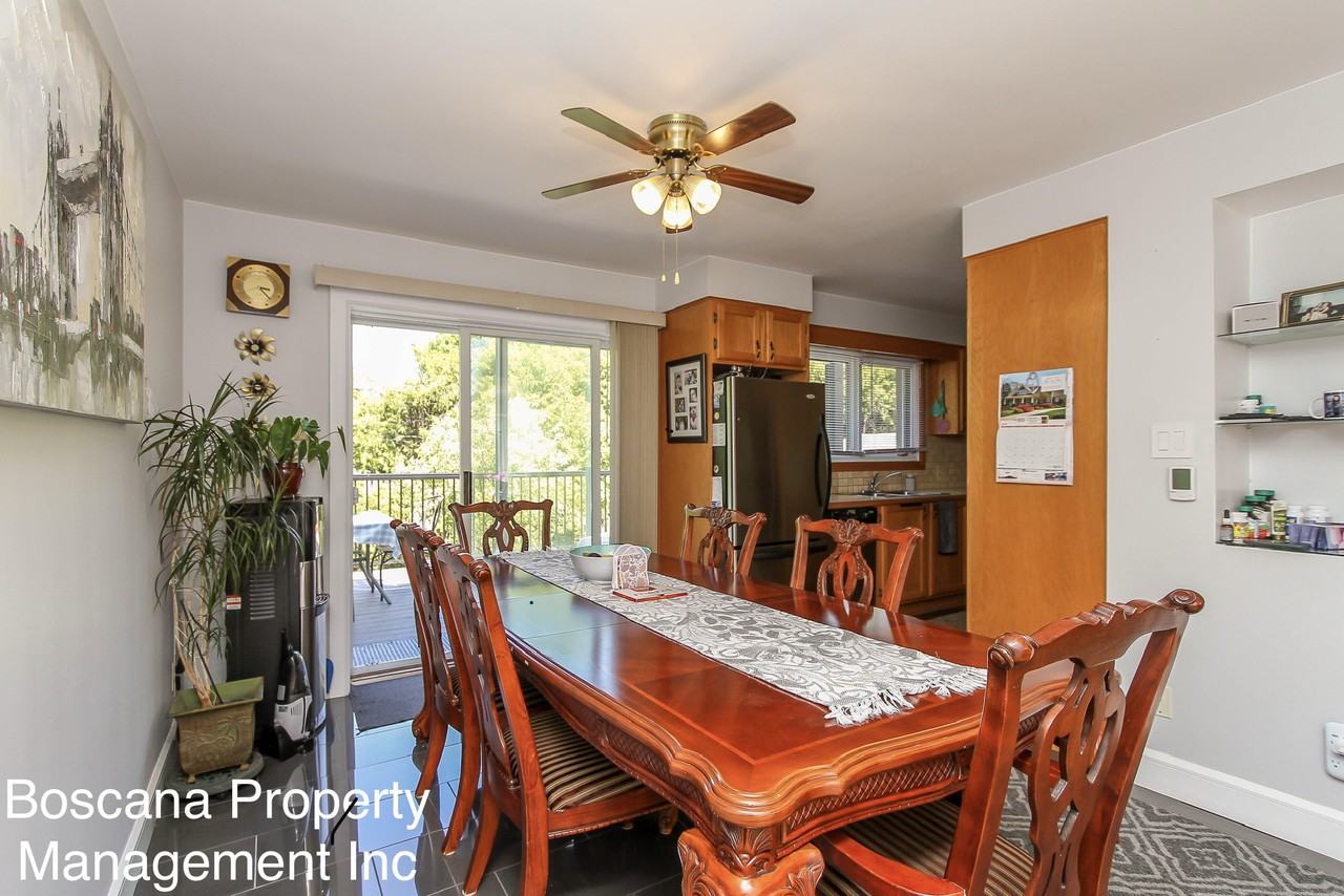 39 Sycamore Dr - Photo 6 of 22